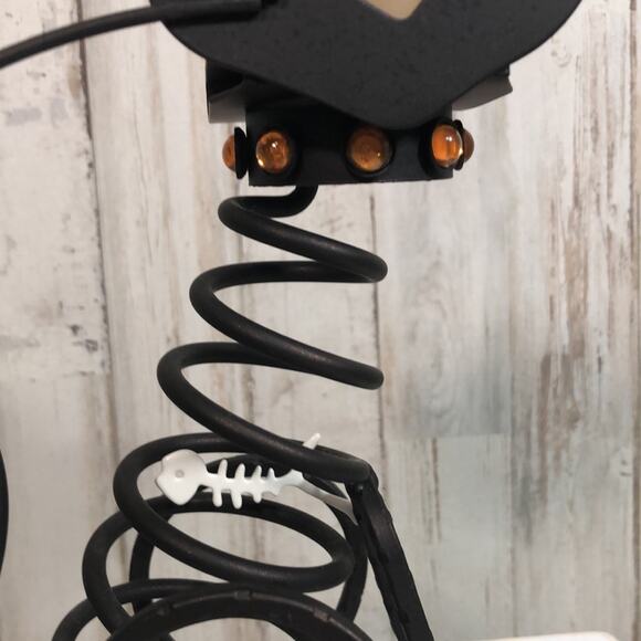 Adorable Partylite Halloween Decor - Mr. Bones and Dog and Cat with Aroma Warmer - Picture 6 of 16